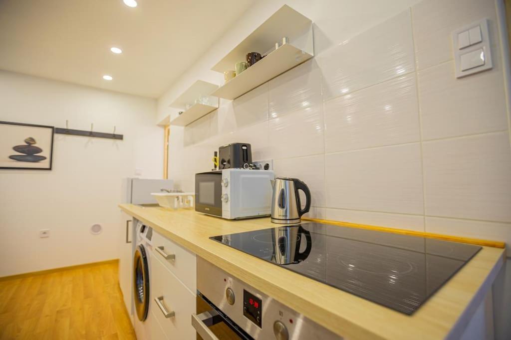 בודפשט 2 Bedroom Flat In The Dob Street, Venus מראה חיצוני תמונה